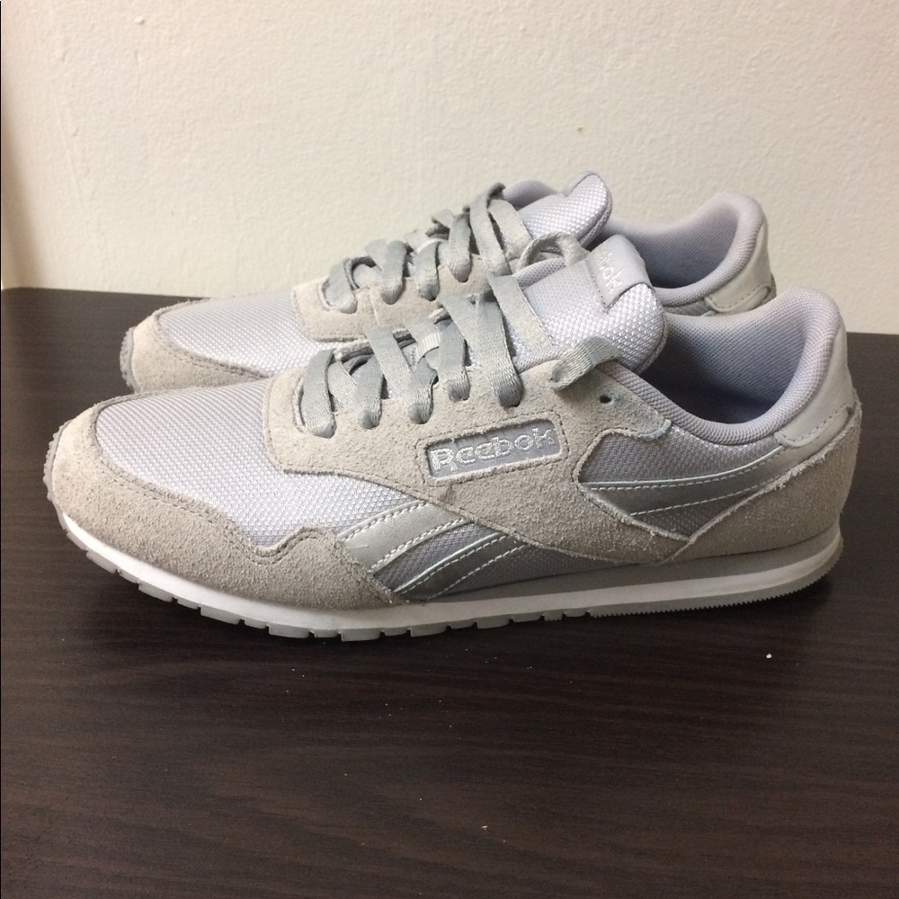 Reebok - Picture 2 of 5